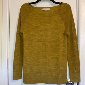 Size M loft sweater